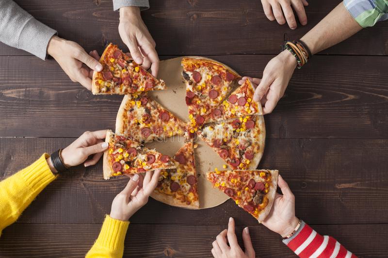 Grab a pizza with HungerRush!